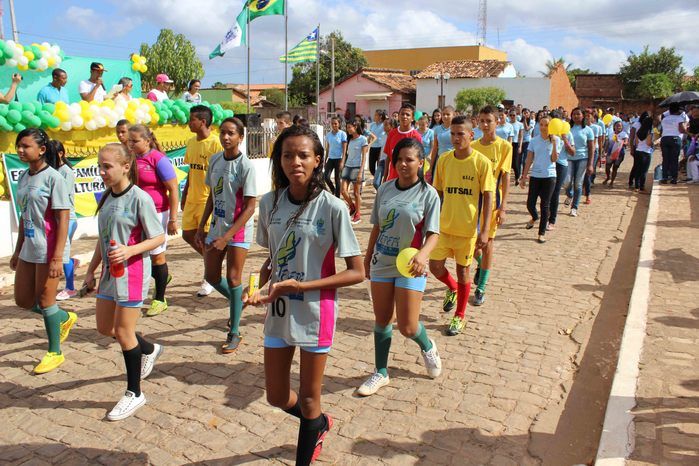 Desfile cívico de 7 de setembro reúne alunos e familiares e a comunidade em geral - Imagem 208