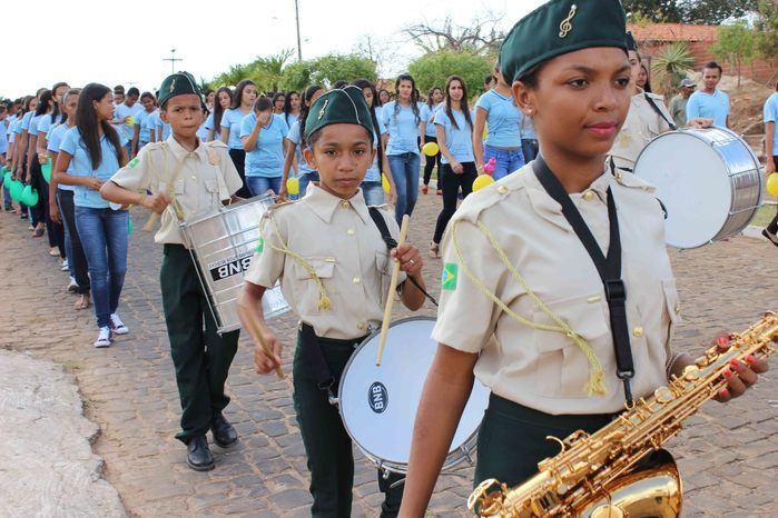 Desfile cívico de 7 de setembro reúne alunos e familiares e a comunidade em geral - Imagem 130