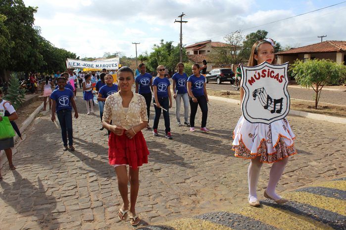 Desfile cívico de 7 de setembro reúne alunos e familiares e a comunidade em geral - Imagem 47