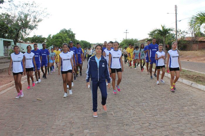 Desfile cívico de 7 de setembro reúne alunos e familiares e a comunidade em geral - Imagem 122