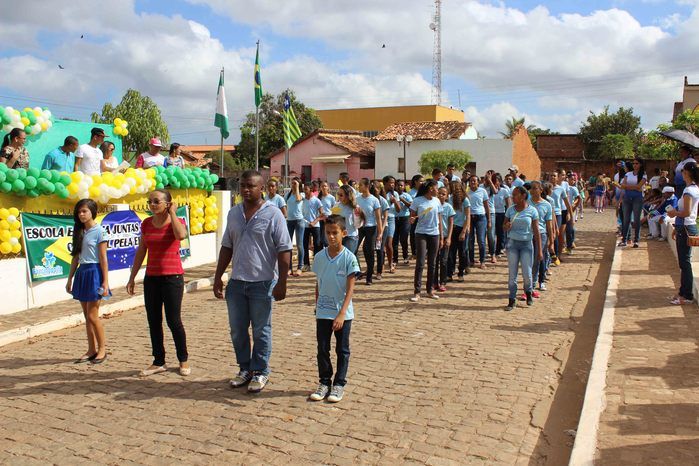 Desfile cívico de 7 de setembro reúne alunos e familiares e a comunidade em geral - Imagem 200