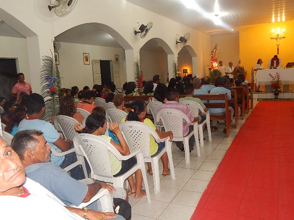 Populares participam de Missa na Igreja de São Sebastião  - Imagem 2