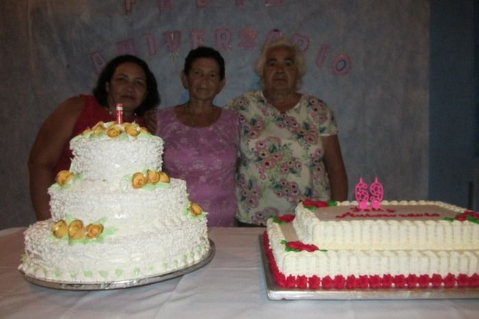 Dona Francisca comemora 69 anos ao lado de filhos e netos  - Imagem 4
