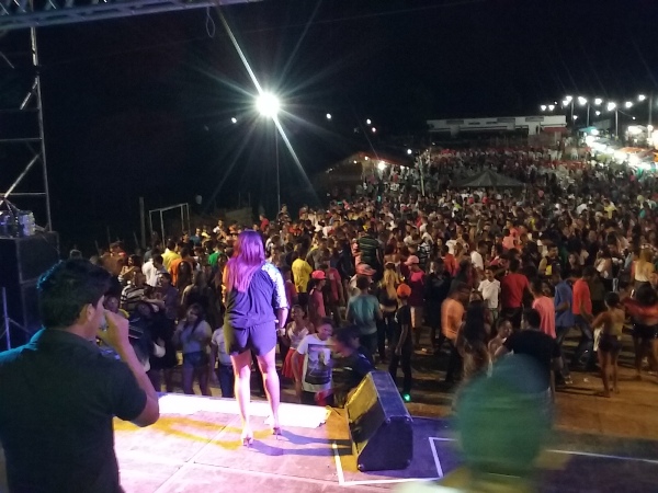 Show da banda Encantus e Farra de Play em Lagoinha - Imagem 20