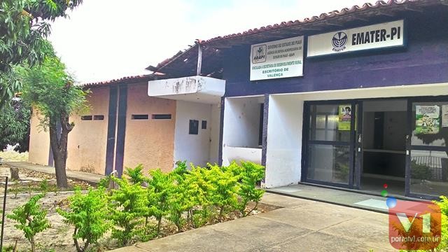 Água invade prédio do Emater e funcionários estão com medo - Imagem 16