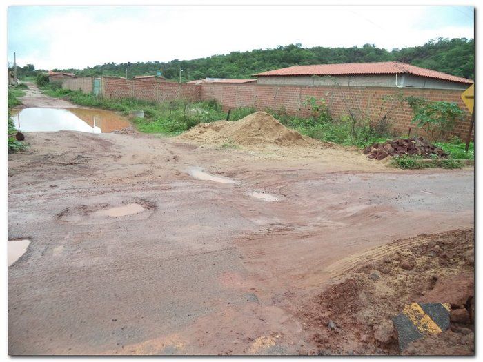 Prefeitura Municipal e Secretaria de Obras constroem Bueiro - Imagem 3