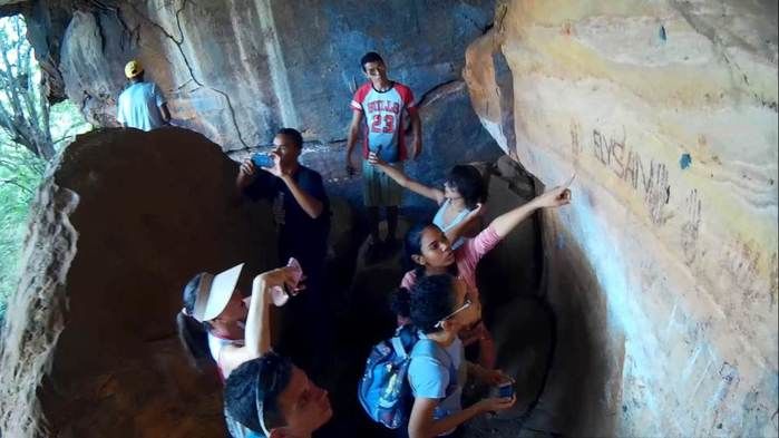 Alunos da UFPI visitam pinturas rupestres em Dom Expedito Lopes - Imagem 71