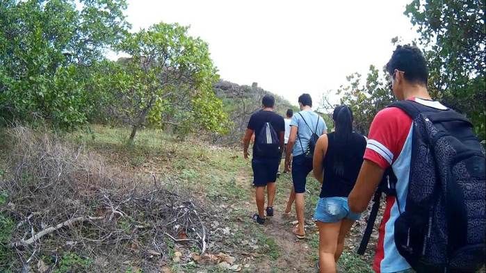 Alunos da UFPI visitam pinturas rupestres em Dom Expedito Lopes - Imagem 45