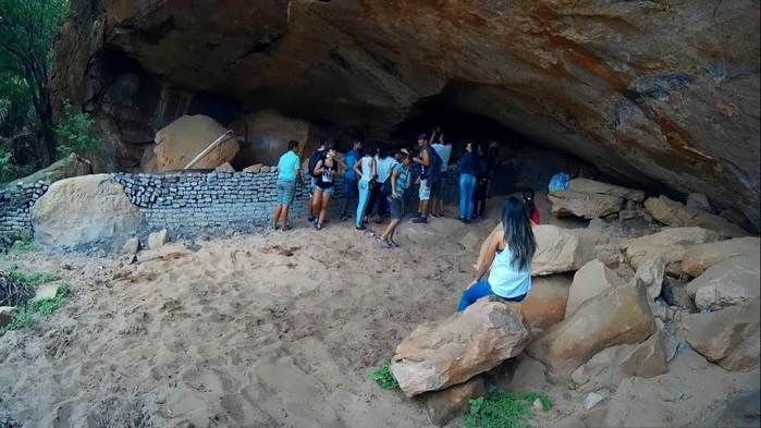 Alunos da UFPI visitam pinturas rupestres em Dom Expedito Lopes - Imagem 70