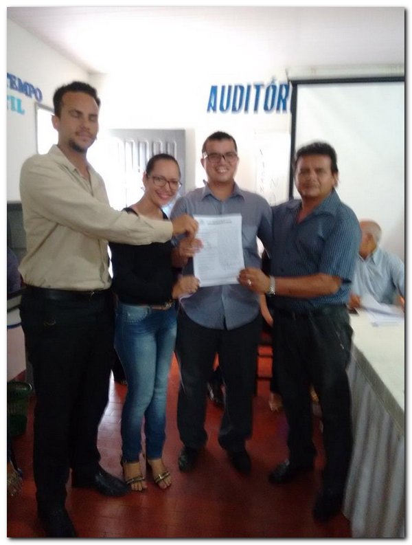 Prefeito Dr. Moura nomeia e empossa novos 28 funcionários - Imagem 8