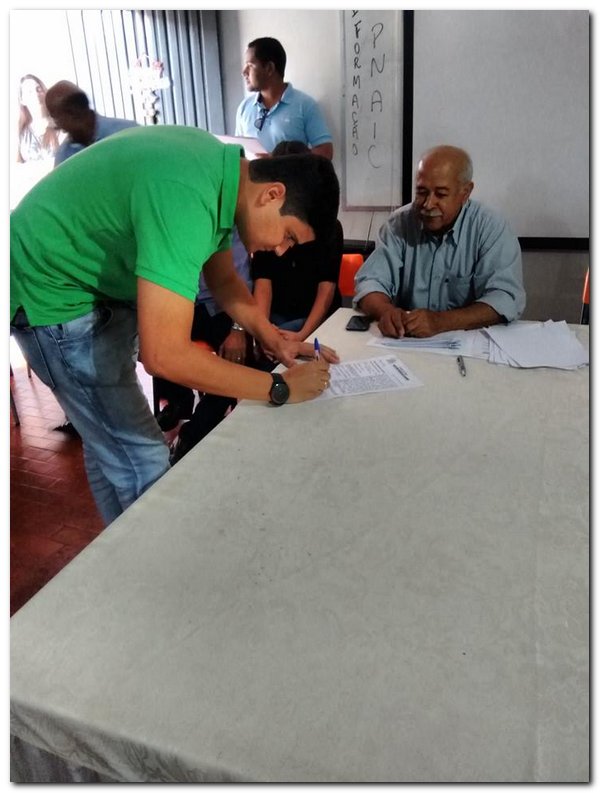 Prefeito Dr. Moura nomeia e empossa novos 28 funcionários - Imagem 7