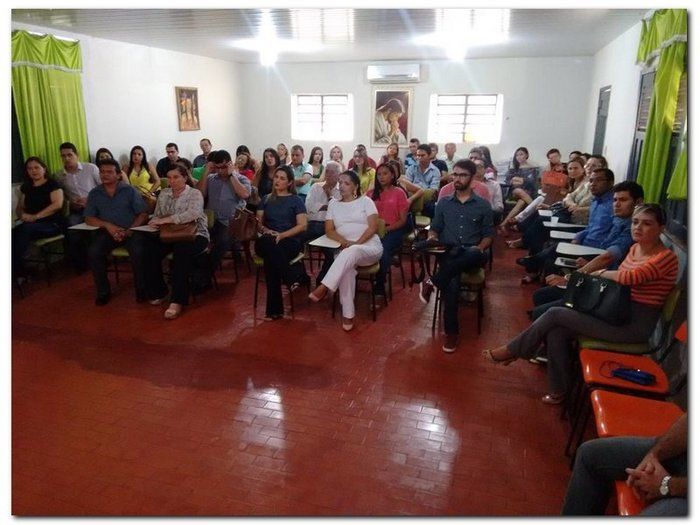 Prefeito Dr. Moura nomeia e empossa novos 28 funcionários - Imagem 4