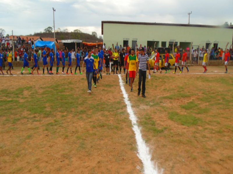 Com 5 gols Varjota vence na estreia do campeonato municipal 2016