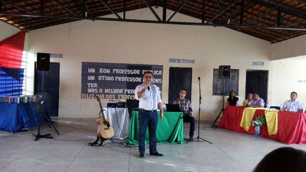 Dia do professor é comemorado com palestra motivacional  - Imagem 19