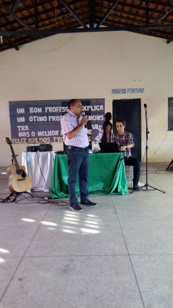 Dia do professor é comemorado com palestra motivacional  - Imagem 15