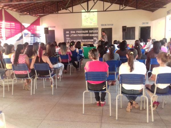 Dia do professor é comemorado com palestra motivacional  - Imagem 2