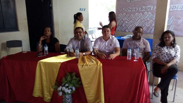 Dia do professor é comemorado com palestra motivacional  - Imagem 21