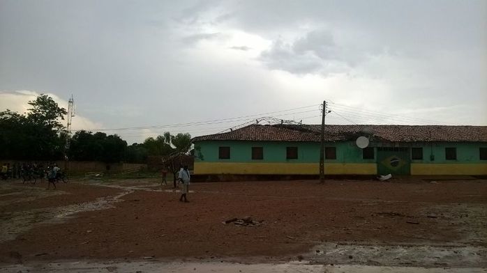 Torre de Rádio cai sobre Centro Social em Redenção do Gurguéia - Imagem 1