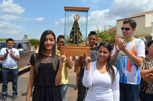 Comunidade católica acolhe a imagem de Nossa Senhora Aparecida. - Imagem 10