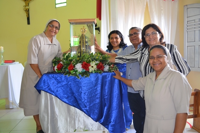 Comunidade católica acolhe a imagem de Nossa Senhora Aparecida. - Imagem 33