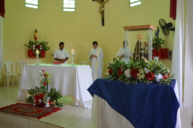 Comunidade católica acolhe a imagem de Nossa Senhora Aparecida. - Imagem 24