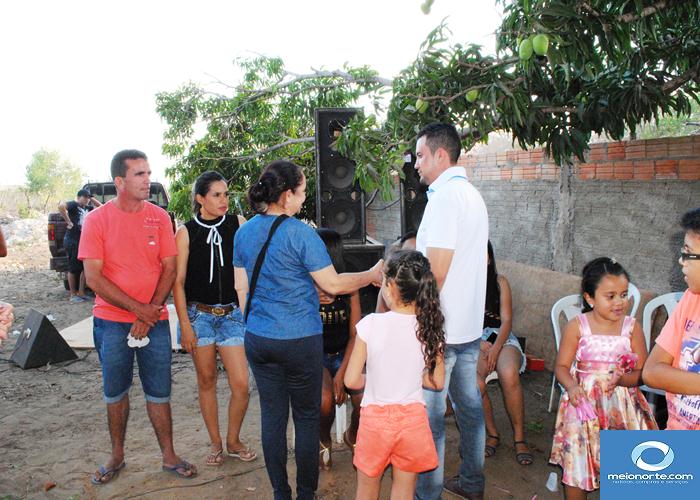 Vereador Fabiano Oliveira dá festa para amigos e correligionários  - Imagem 36