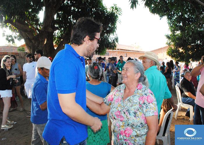 Vereador Fabiano Oliveira dá festa para amigos e correligionários  - Imagem 30