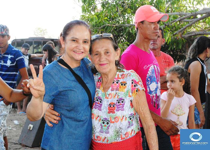 Vereador Fabiano Oliveira dá festa para amigos e correligionários  - Imagem 34