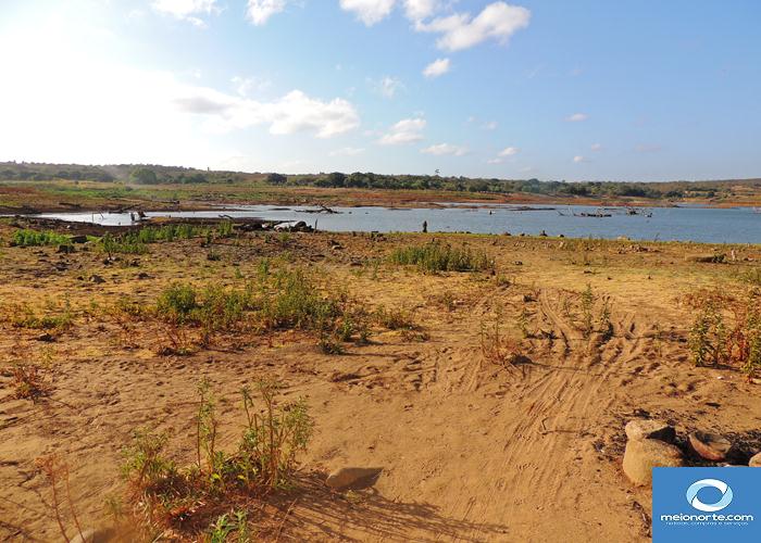 Açude Joana quase seco, população poderá recorrer ao Caldeirão      - Imagem 8