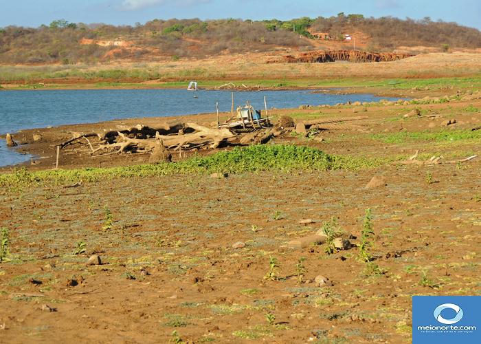 Açude Joana quase seco, população poderá recorrer ao Caldeirão      - Imagem 15