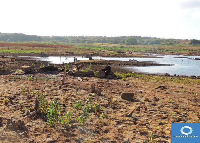 Açude Joana quase seco, população poderá recorrer ao Caldeirão      - Imagem 14
