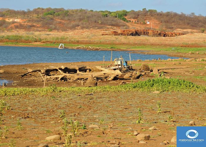 Açude Joana quase seco, população poderá recorrer ao Caldeirão      - Imagem 11