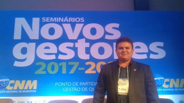 Prefeito eleito de Santo Inácio participa de seminário em Brasília - Imagem 4