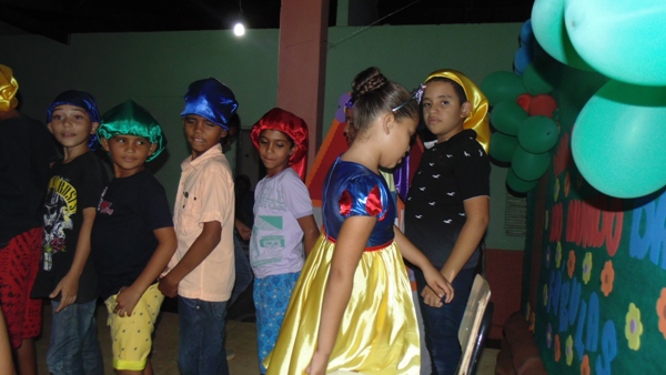Escola de Santo Inácio realiza culminância de Projeto sobre fábulas - Imagem 18