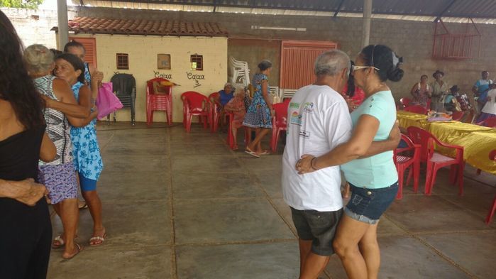 CRAS proporciona dia de lazer para idosos no Club Amarelinho - Imagem 2