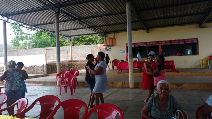 CRAS proporciona dia de lazer para idosos no Club Amarelinho - Imagem 25