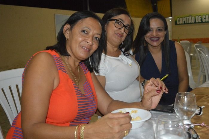 Médica Cubana recebe homenagem de amigas. - Imagem 70