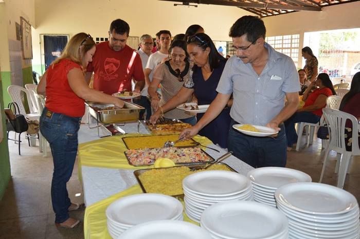 Equipe SEMEC realiza homenagem ao Prefeito Moisés Barbosa - Imagem 18