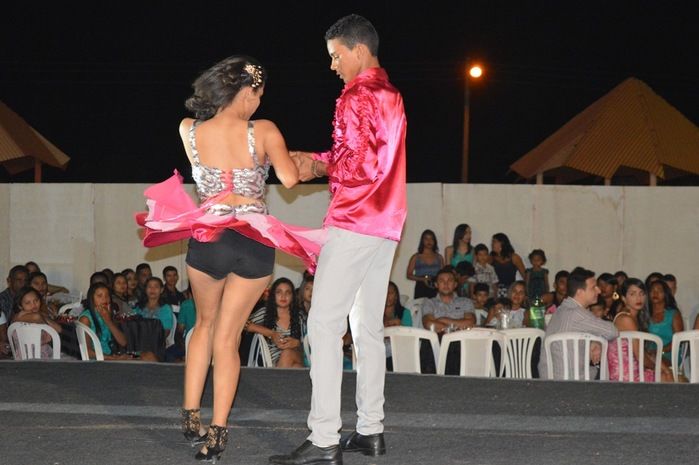 Prefeitura realiza com sucesso a VIII edição Baile Debutantes. - Imagem 22