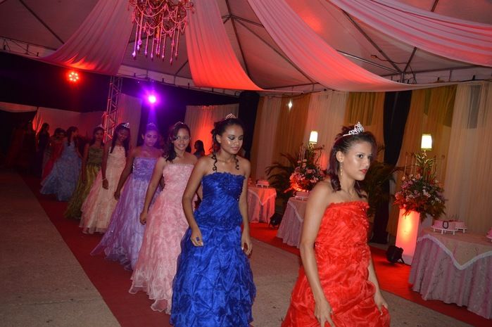 Prefeitura realiza com sucesso a VIII edição Baile Debutantes. - Imagem 9