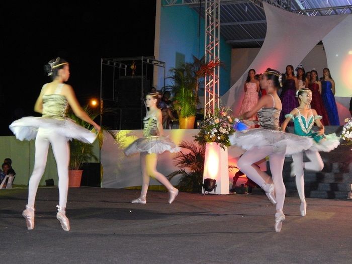 Prefeitura realiza com sucesso a VIII edição Baile Debutantes. - Imagem 41