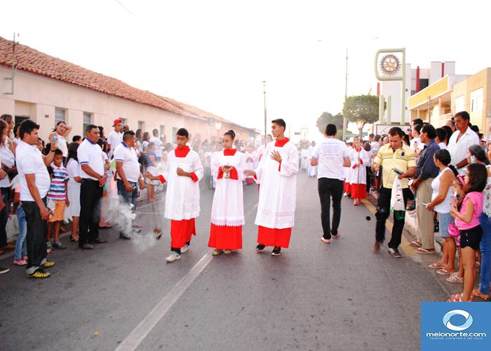 Procissão da festa da Imaculada Conceição reúne uma multidão - Imagem 16
