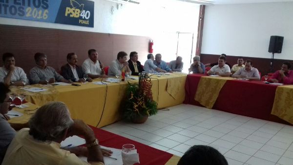 Prefeito eleito de Santo Inácio participa de encontro do PSB - Imagem 4