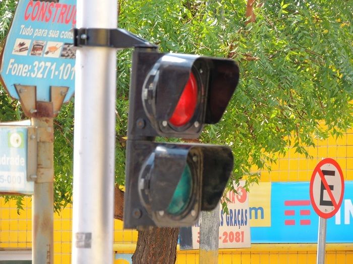 Município instala mais semáforos nos cruzamentos  - Imagem 2