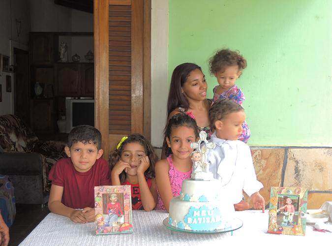 Luis Antônio: Registro do almoço após o batizado na casa dos avós  - Imagem 13