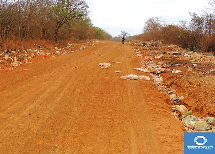 Fumaça tóxica do lixão prejudica saúde da população   - Imagem 7