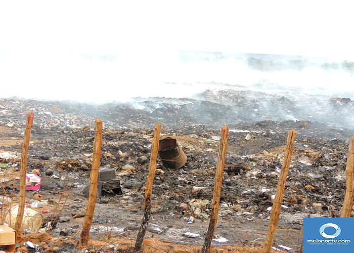 Fumaça tóxica do lixão prejudica saúde da população   - Imagem 26