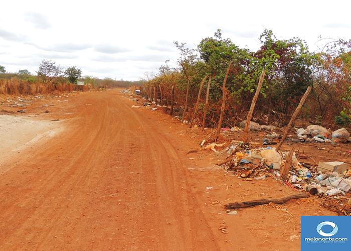Fumaça tóxica do lixão prejudica saúde da população   - Imagem 3
