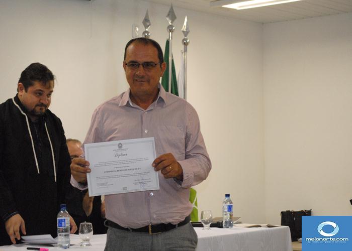 Prefeito, Vice, vereadores eleitos e suplentes são diplomados   - Imagem 10