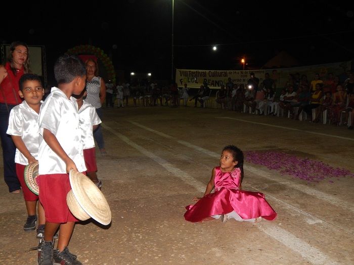 Confira os registros da 1ª noite do VIII Festival Cultural. - Imagem 37